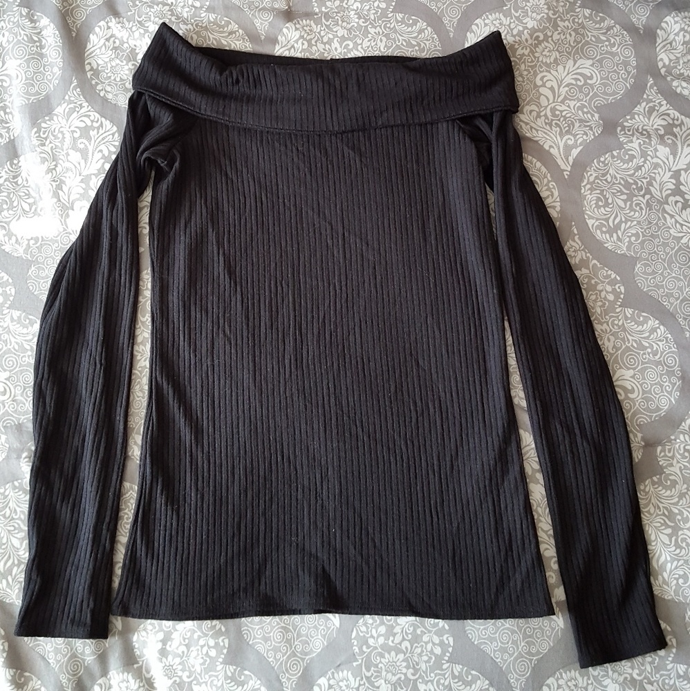 Abercrombie & Fitch off the shoulder top